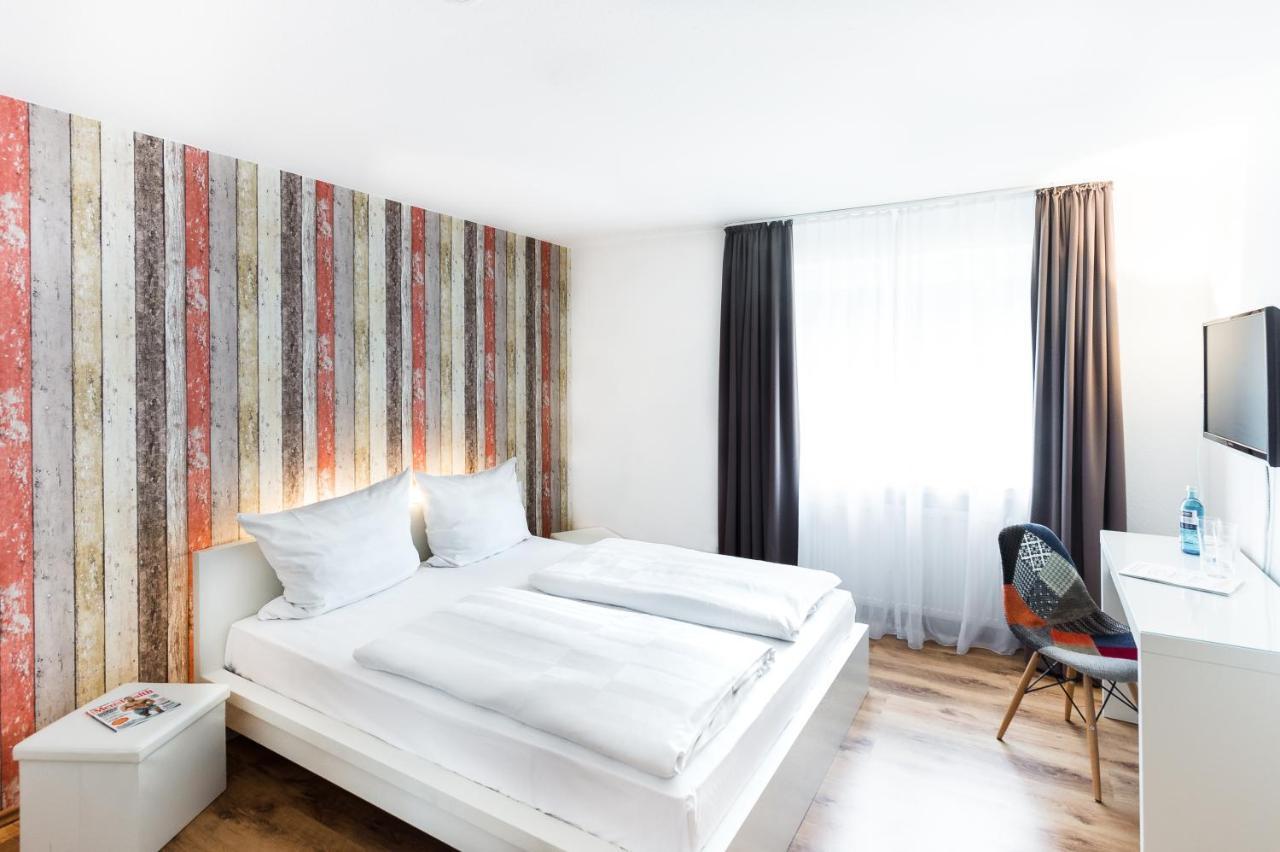 Haus Am Park - Ihr Gaestehaus In Velbert Ruang foto
